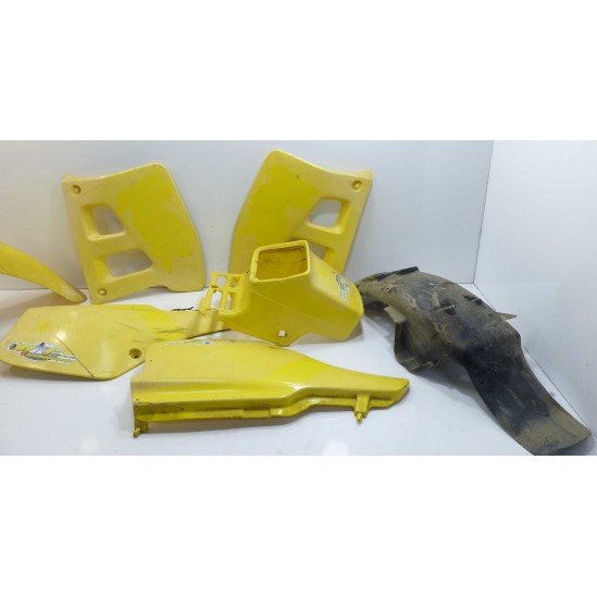 Lot plastique Suzuki 200 TSR