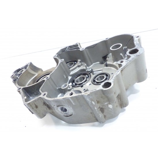 Carter moteur droit Suzuki 240 TSX