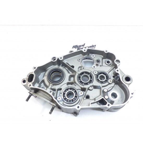 Carter moteur droit Suzuki 240 TSX